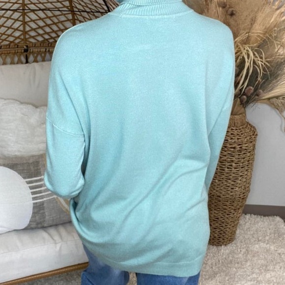 Black turtle neck sweater - Picture 2 of 3